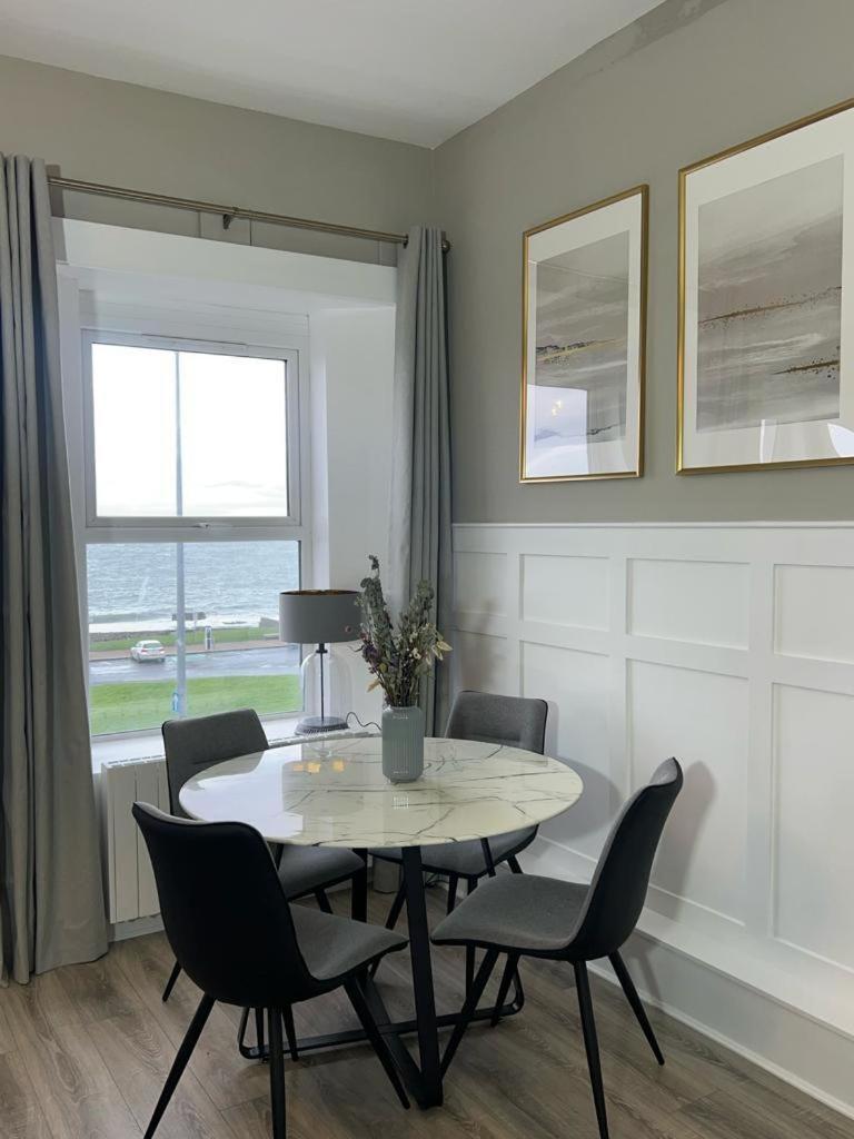 No 6 Lansdowne Apartment Portrush Bilik gambar