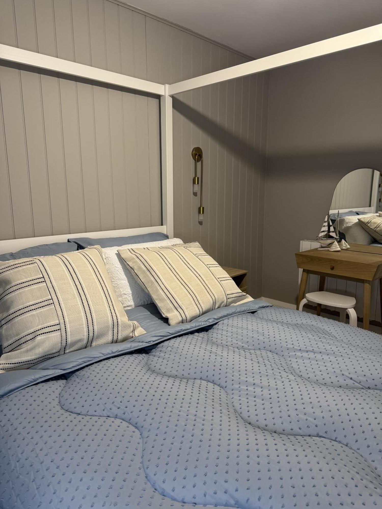 No 6 Lansdowne Apartment Portrush Bilik gambar