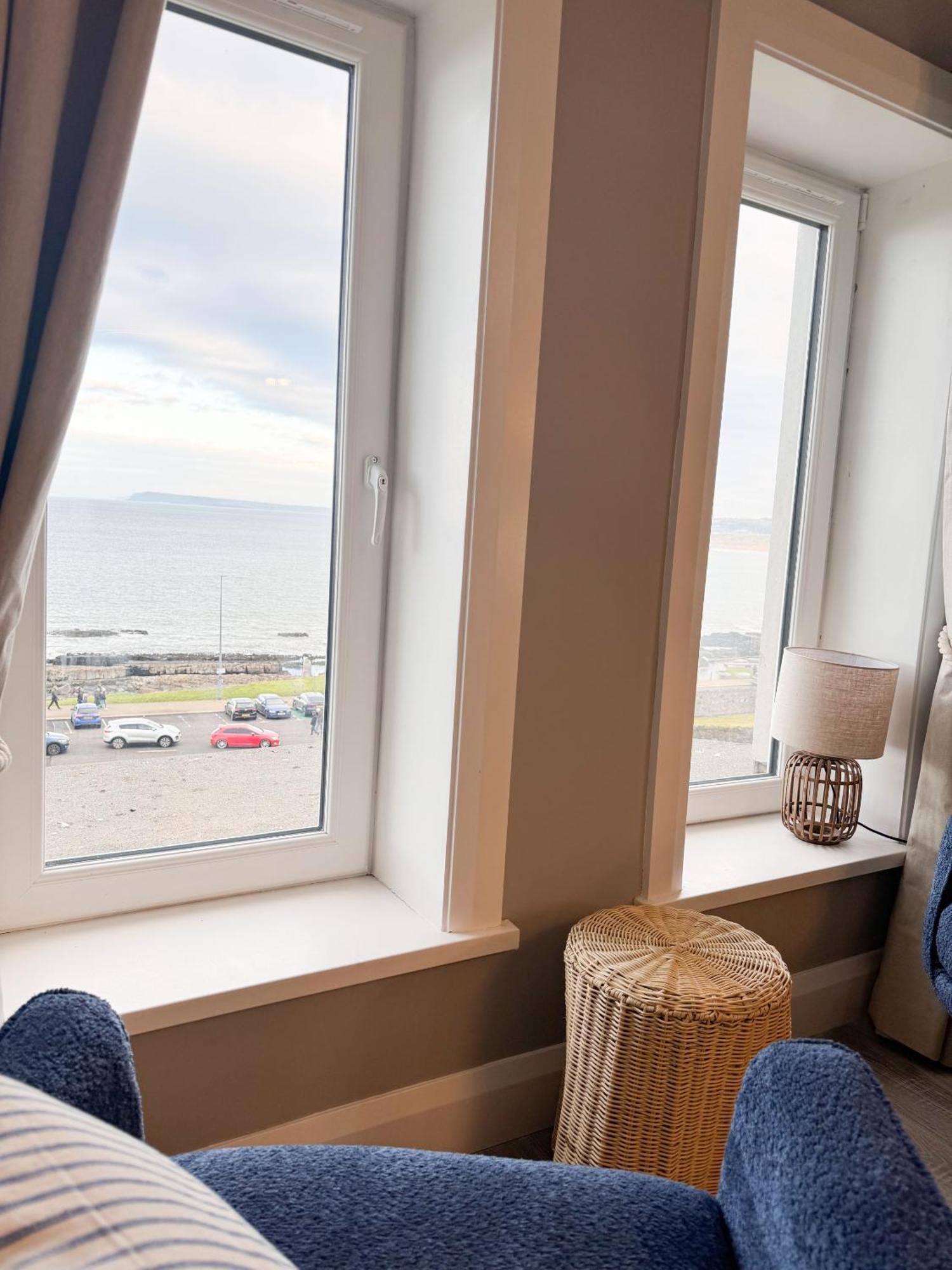 No 6 Lansdowne Apartment Portrush Bilik gambar