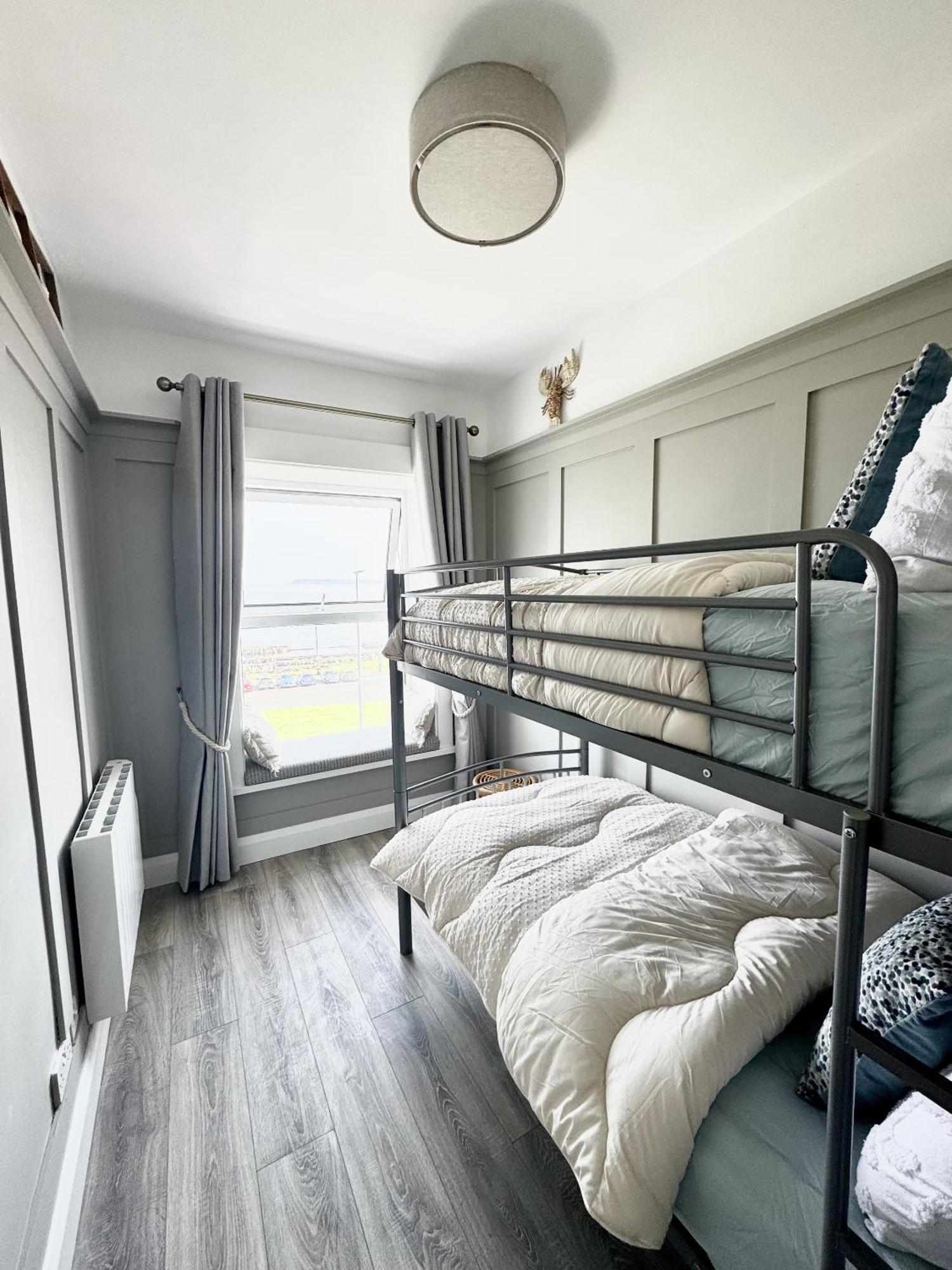 No 6 Lansdowne Apartment Portrush Bilik gambar