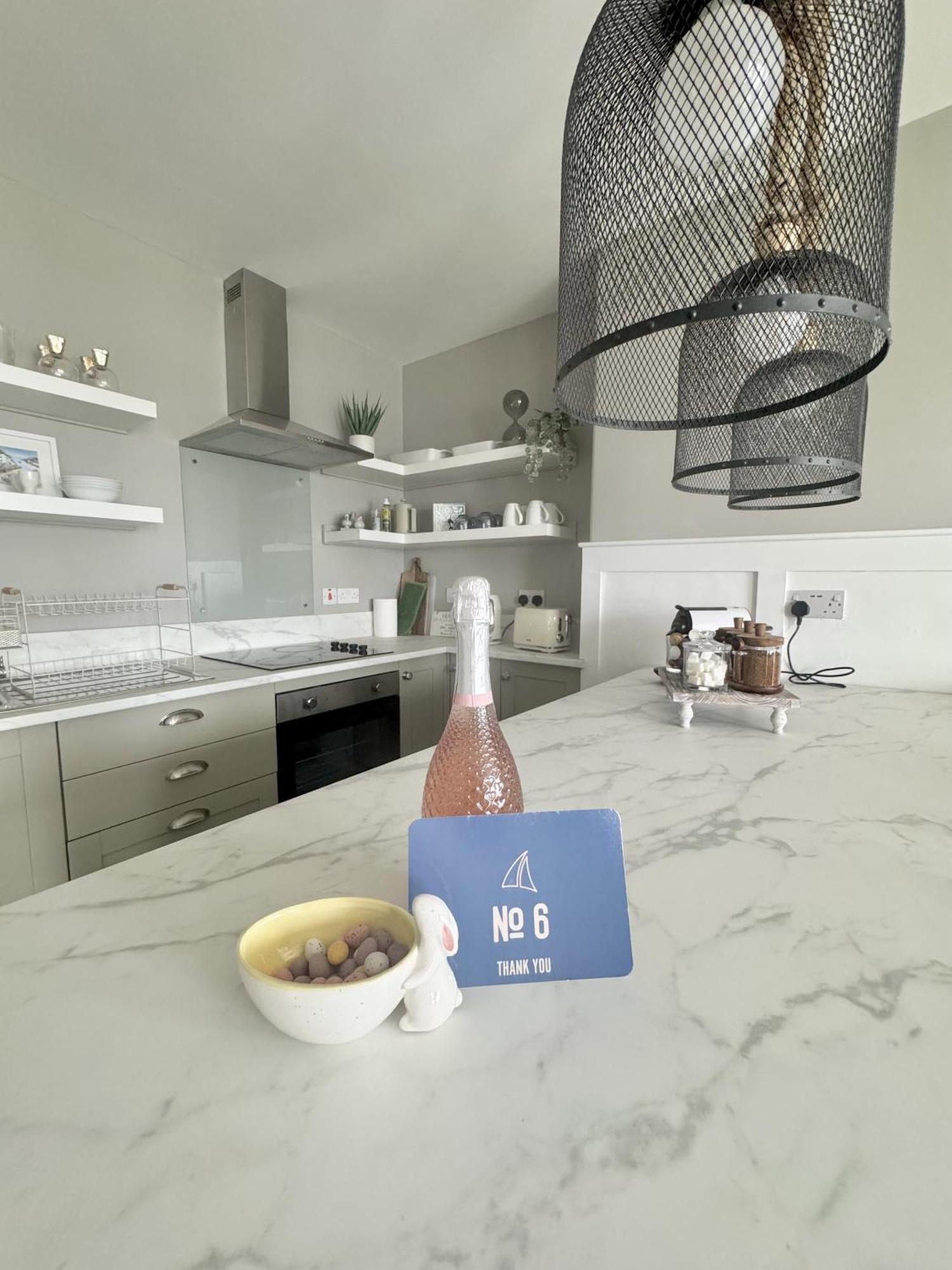 No 6 Lansdowne Apartment Portrush Bilik gambar